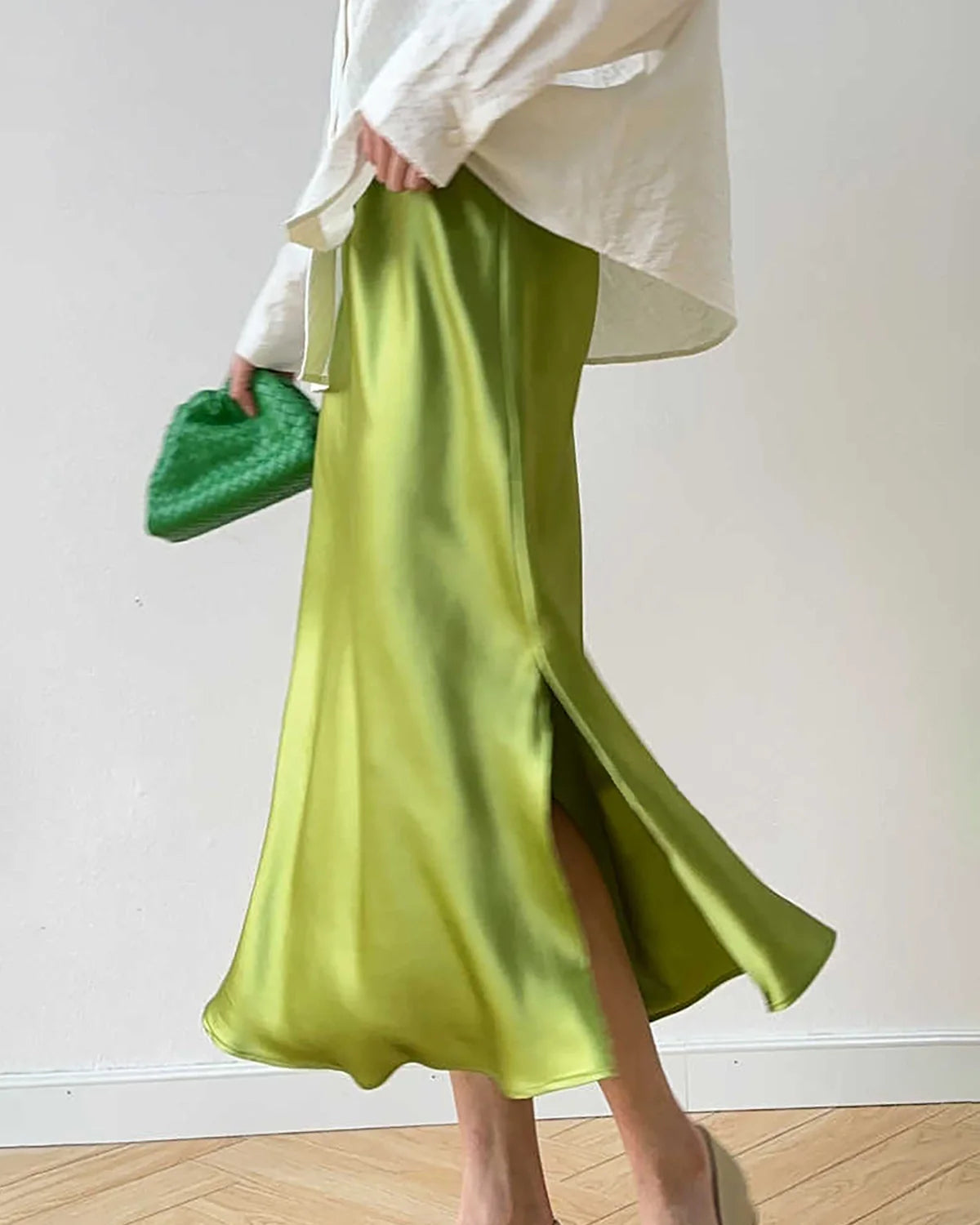 22 Momme Silk Midi Skirt