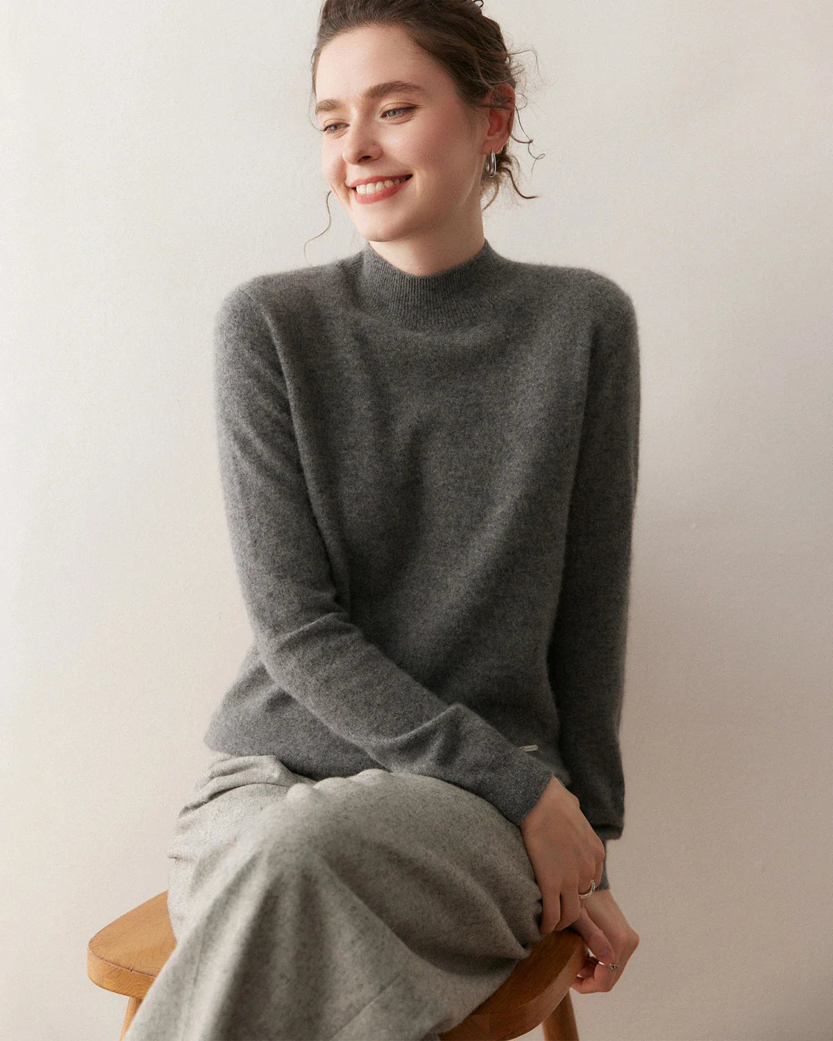 Lightweight Women’s Cashmere Pullover Sweater