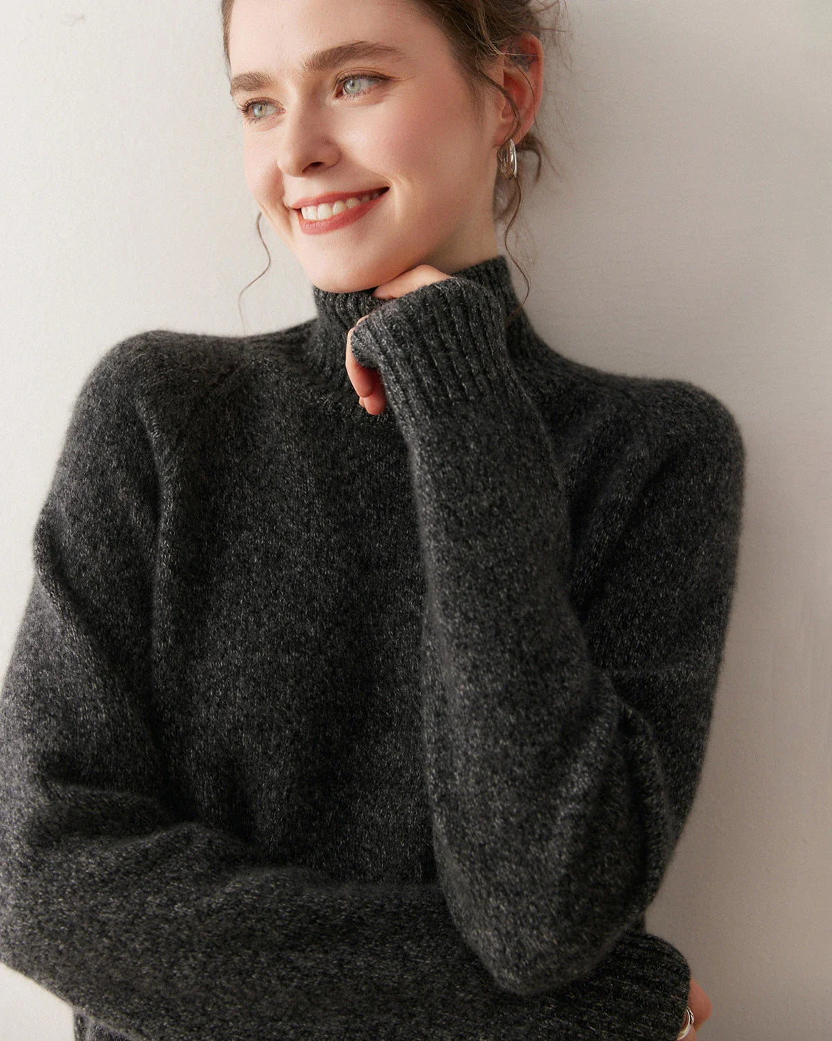 Oversized Women’s Cashmere Turtleneck Sweater