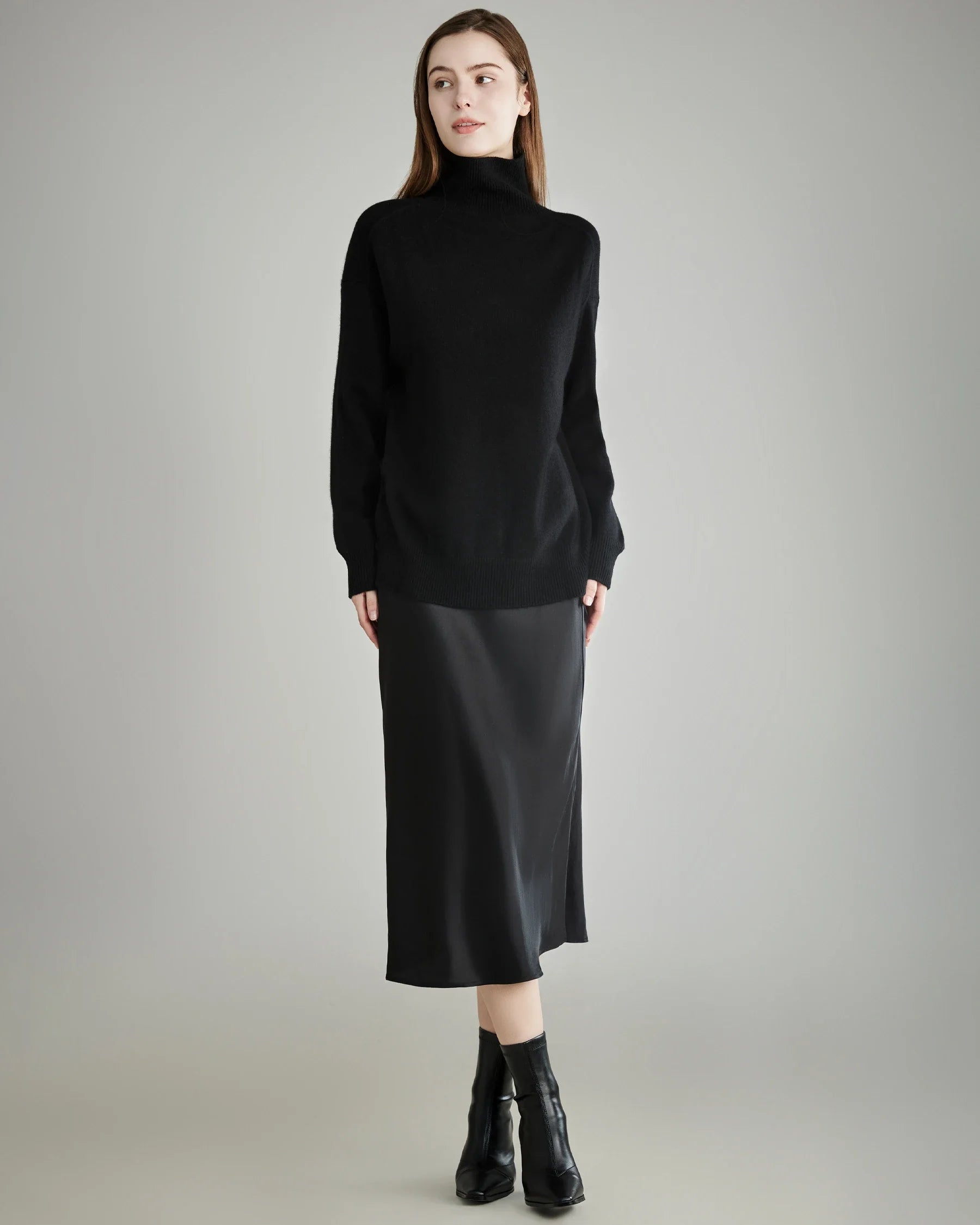 Women's Oversized Turtleneck Cashmere Sweater