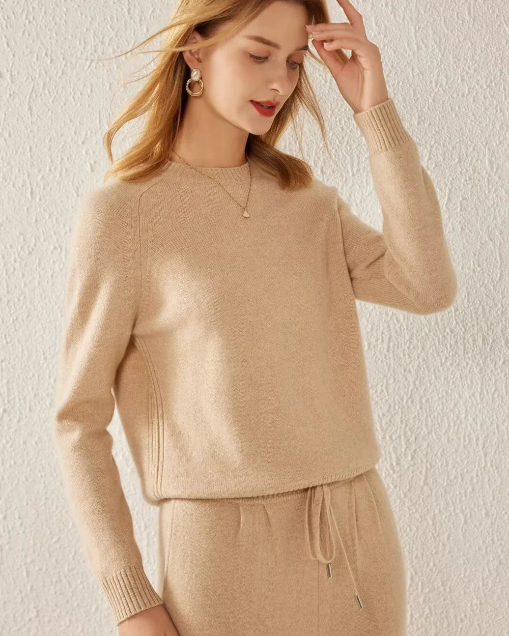 Classic Crew Neck Cashmere Sweater