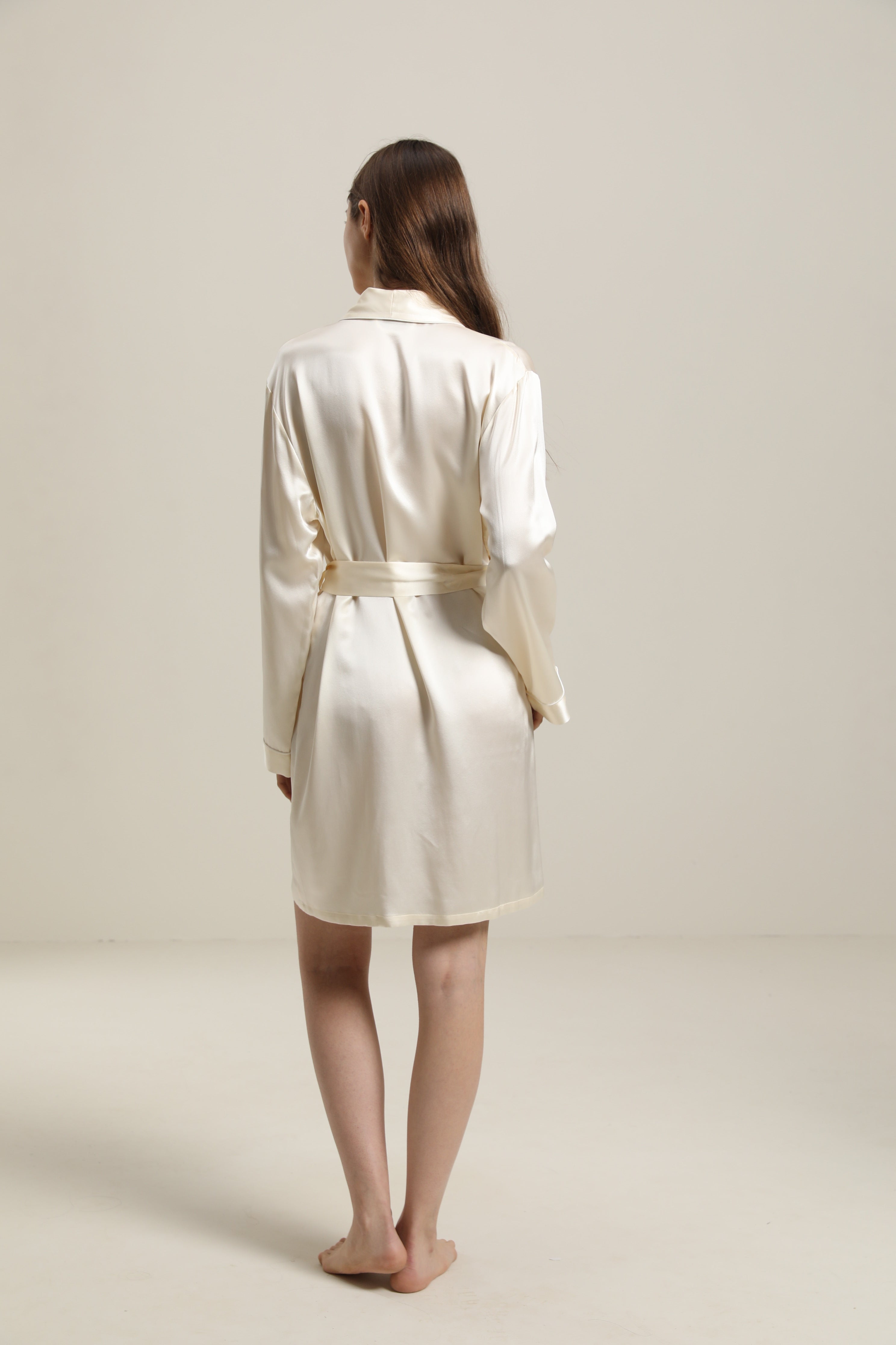 22 Momme Classic Mid Length Silk Robe For Women